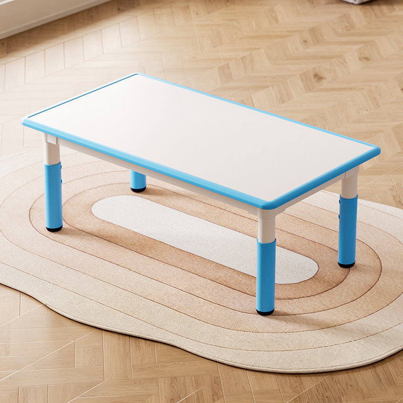 Großer Kindertisch