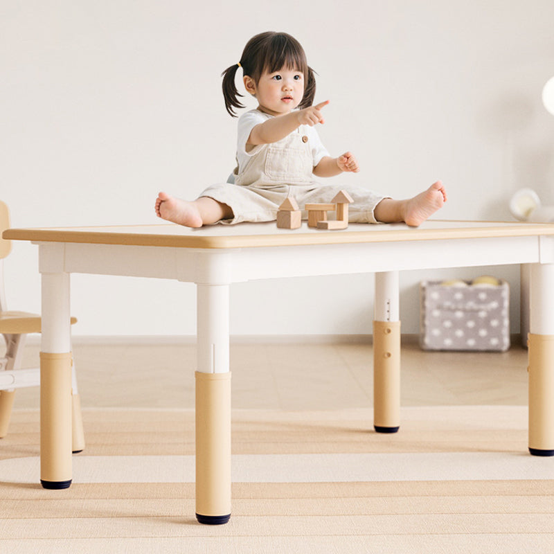 Großer Kindertisch