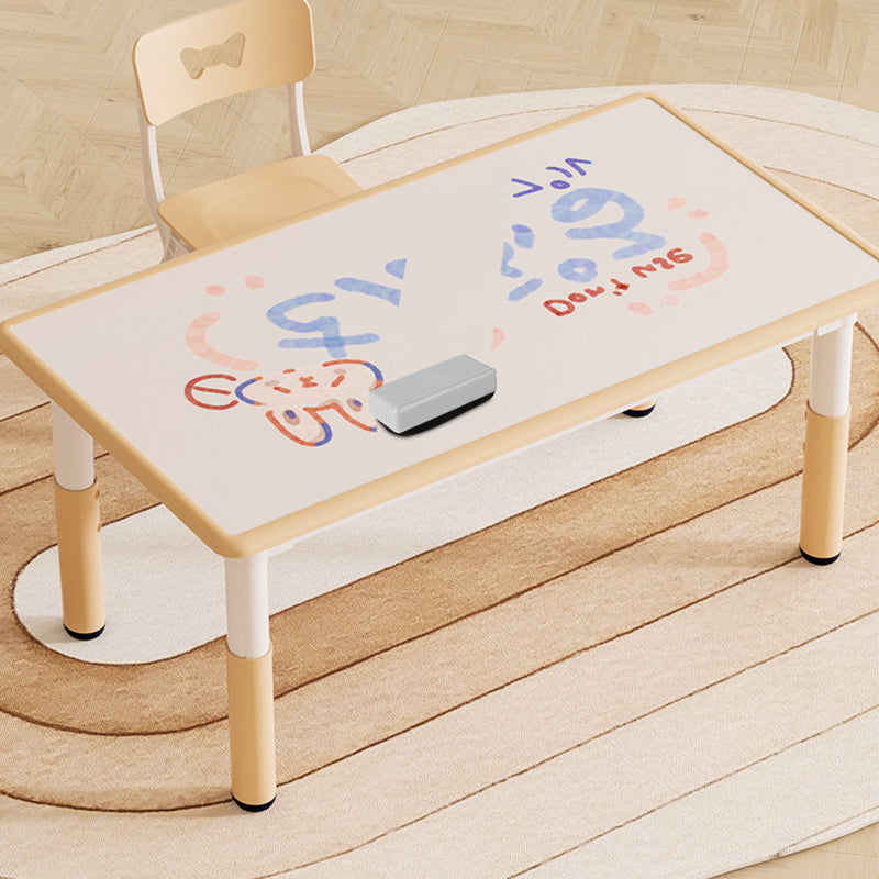 Großer Kindertisch