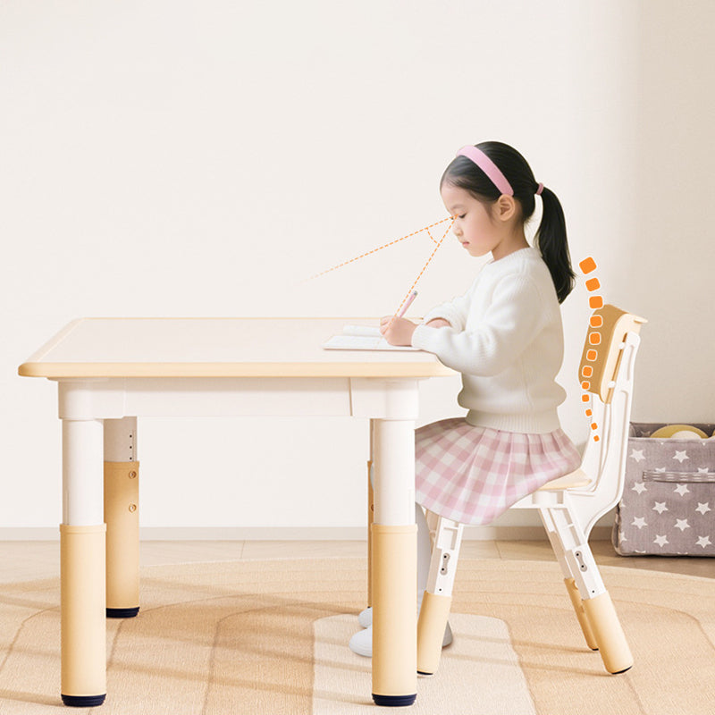 Großer Kindertisch