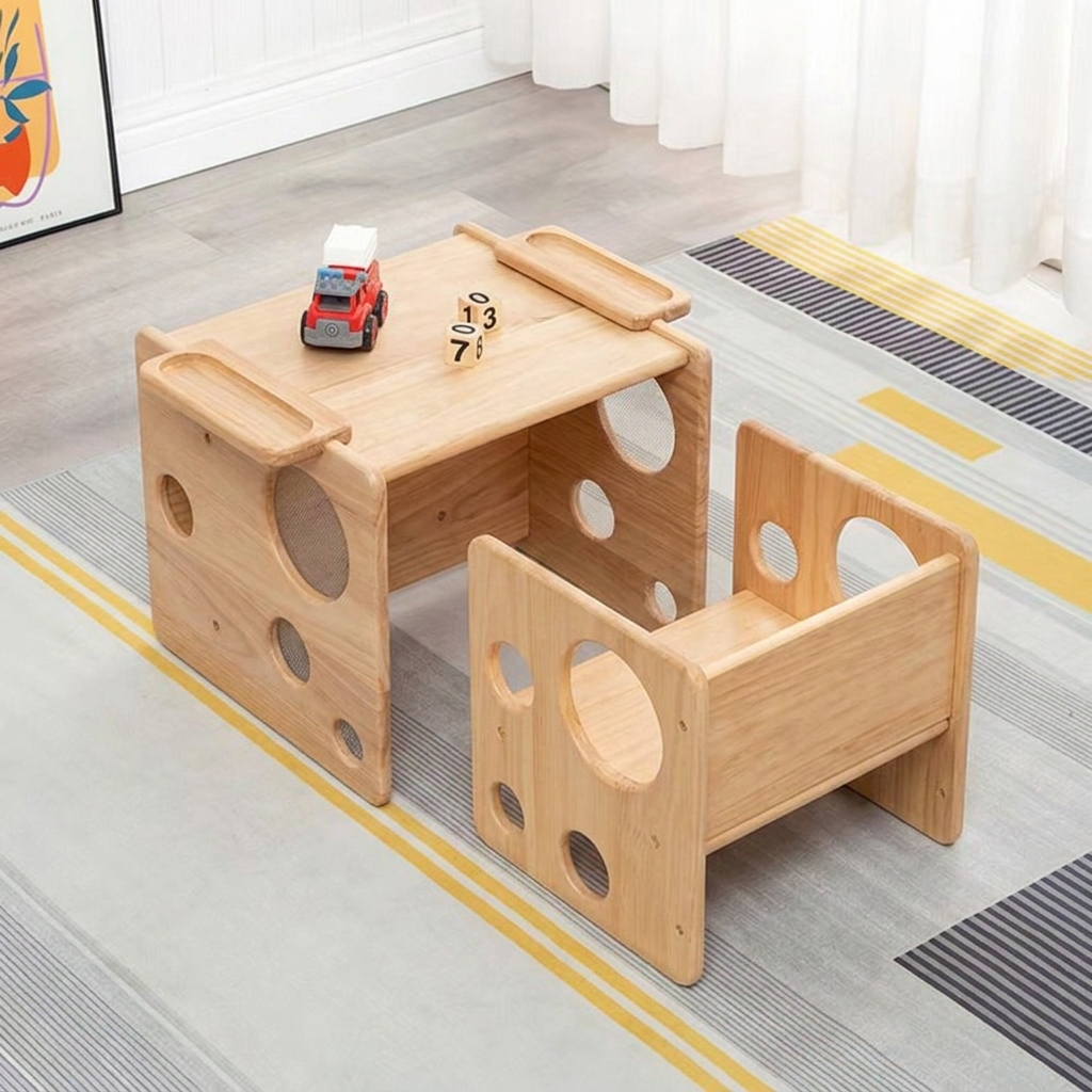 Kleines Kindertisch-Stuhl-Set aus Kiefernholz