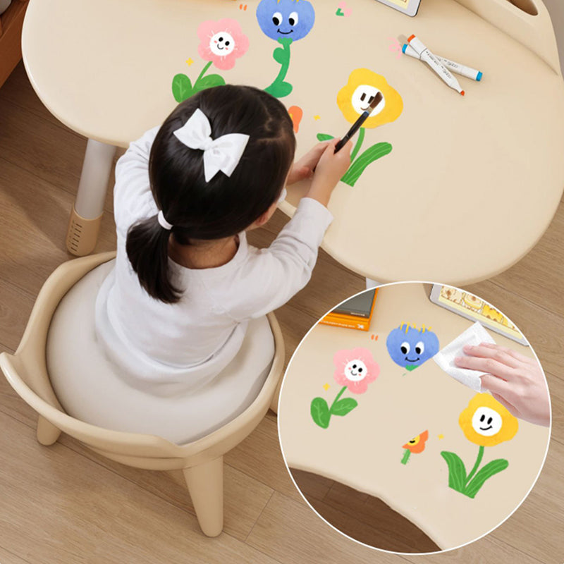 Ovaler Kindertisch aus Holz mit Silikonkante