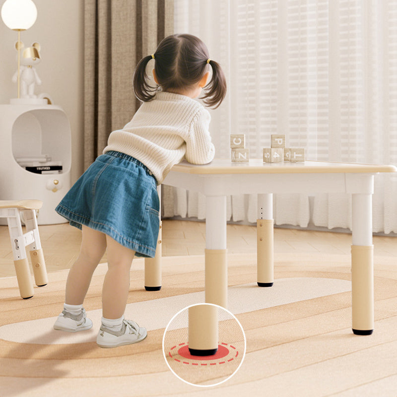 Großer Kindertisch