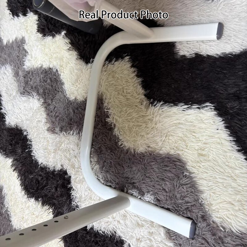 Höhenverstellbarer Beistelltisch mit Rollen