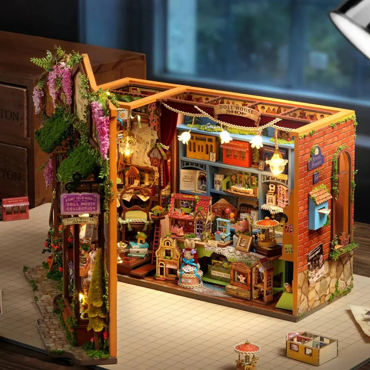Fairy-Tale Wonderhouse MISS IRON